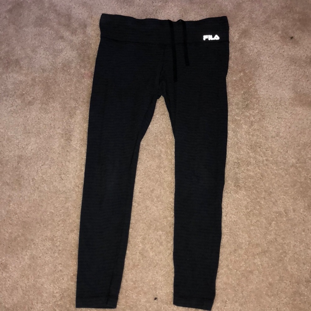 Black athletic leggings